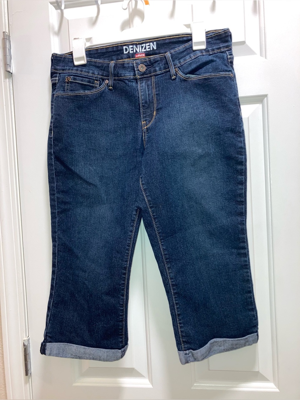 Denizen From Levi's  Cuffed Jeans Womens dark Wash Cropped capri Size 10
